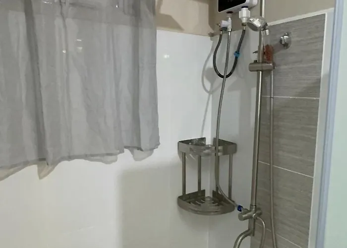3br, 5 Beds, With Pool, Wifi, Netflix, Parking Apartment *
