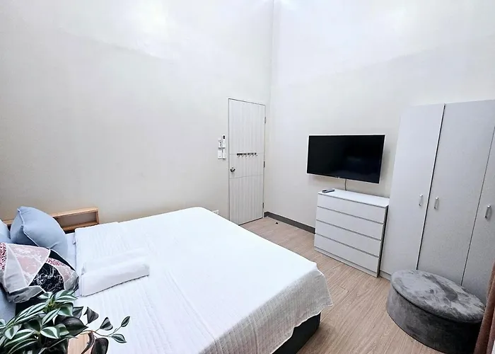 3br, 5 Beds, With Pool, Wifi, Netflix, Parking Manila