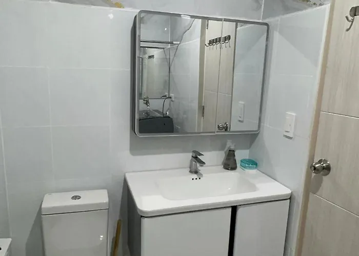 Apartment 3br, 5 Beds, With Pool, Wifi, Netflix, Parking Manila