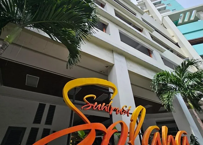 3br, 5 Beds, With Pool, Wifi, Netflix, Parking Apartment