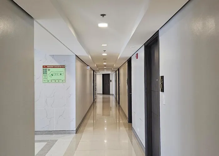 Apartment 3br, 5 Beds, With Pool, Wifi, Netflix, Parking *