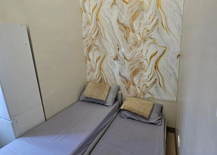 3br, 5 Beds, With Pool, Wifi, Netflix, Parking Apartment *